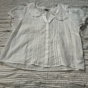 American Eagle Outfitters White Button-Up Blouse